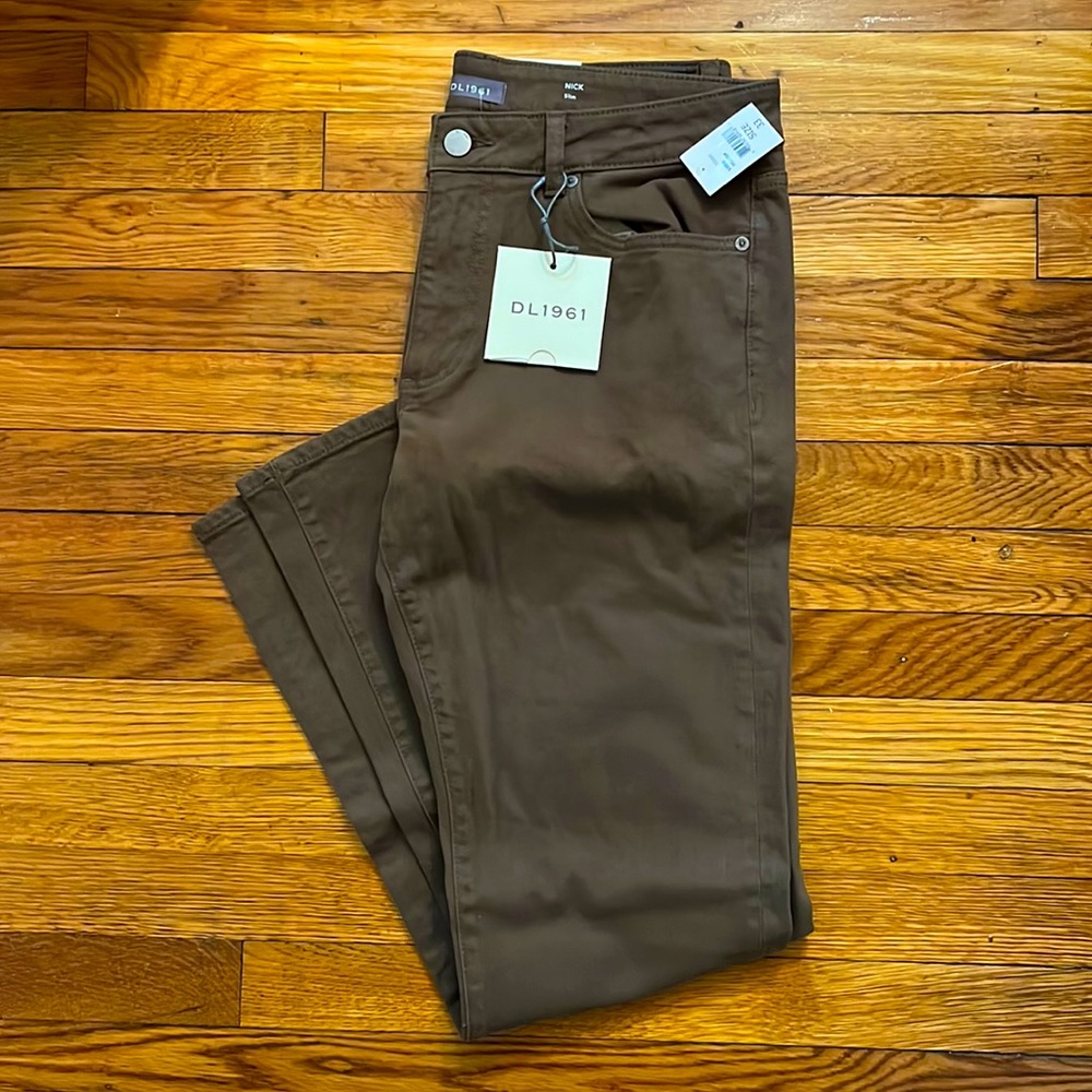 Olive Colored Jeans from brand DL1961. Size 33x32. Slim fit.